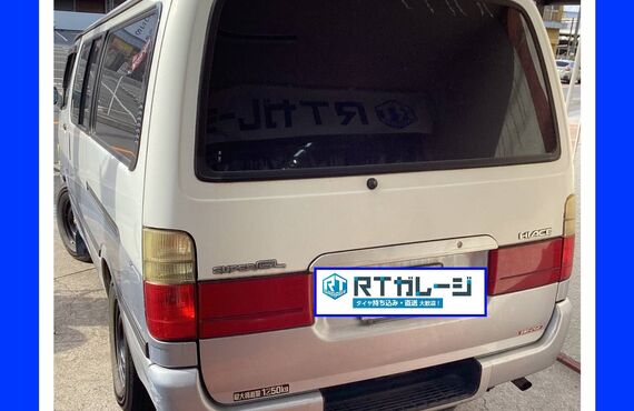 トヨタ　ハイエース　１８インチ　持ち込み　タイヤ交換は大阪の経験豊富なRTガレージにお任せください。
