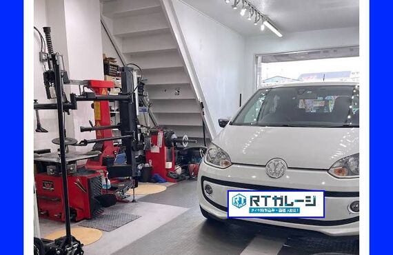 フォルクスワーゲン　アップ　１５インチ　持ち込み　タイヤ交換は大阪の経験豊富なRTガレージにお任せください。